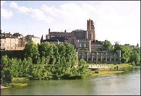 Avant-dernier (juillet 2010) site franais class, au titre de bien culturel, je suis la Cit Episcopale d'une ville du Tarn. Laquelle ?