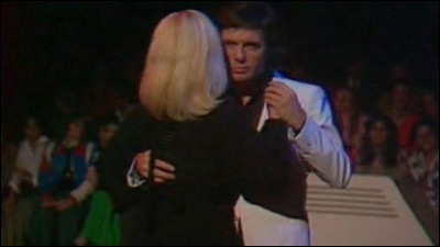 Comment s'appelle le sketch de Guy Bedos et Sophie Daumier, où il est question de slows ?