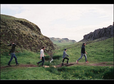 Quel est le nom du documentaire r&eacute;alis&eacute; par M&eacute;lanie Laurent et Cyril Dion, en 2015 ?