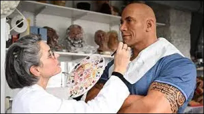 Quelle célèbre statue de cire a récemment fait parler d'elle car la couleur de peau de cette dernière était trop claire ?