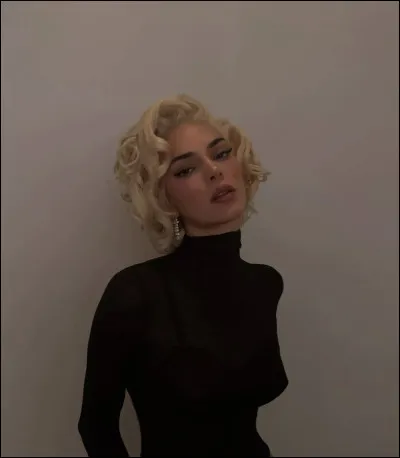 Les hommes préfèreront Kendall Jenner ainsi ! Mais cette fois-ci, il semblerait qu'elle se soit déguisée en