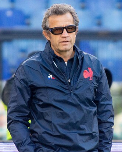 En quelle ann&eacute;e Fabien Galthi&eacute; devient-il entra&icirc;neur de l'&eacute;quipe de France de rugby ?