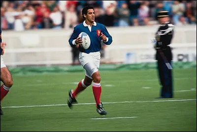 Comment &eacute;tait surnomm&eacute; Serge Blanco ?