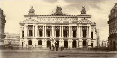Ce 5 janvier, après près de quinze ans de travaux, lOpéra Garnier est inauguré en grande pompe par le maréchal de Mac-Mahon, président de la République : c'était en ...