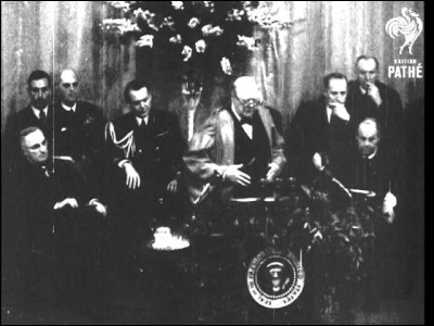 Ce 5 mars, Winston Churchill, dans un discours prononcé à l'université américaine de Fulton devant le président Truman, dénonce le "rideau de fer" qui s'est abattu sur l'Europe : c'était en ...