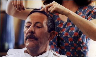 Dans le film ''Le Mari de la coiffeuse'' quel est le nom du salon o&ugrave; Jean Rochefort f&ecirc;te ses noces ?