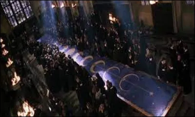 Qui est l'assistant de Lockhart au club de duel ?