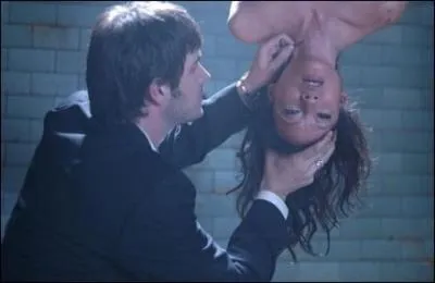 Avec deux autres femmes, elles doivent combattre Demi Moore.