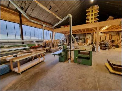 Quelle lettre faut-il ajouter pour obtenir celui qui mène les bateaux sur un canal ?