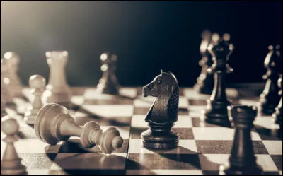 Aux échecs quelle pièce se déplace en diagonale ?