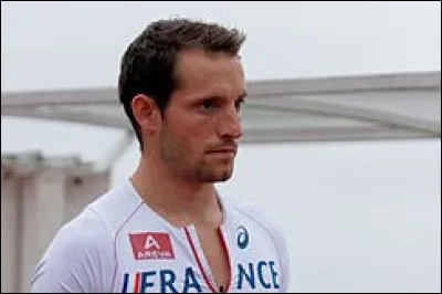 En 1932, la Reinastella était une voiture de chez...