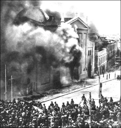 Quel nom donne-t-on au pogrom contre les juifs, organisé par les nazis du Troisième Reich dans la nuit du 9 au 10 novembre 1938 ?