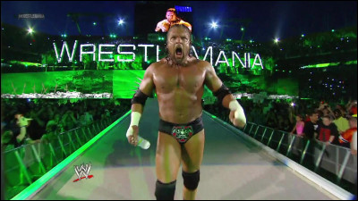 Qui a affronté Triple H dans un match Hell in a Cell à WrestleMania XXVIII (28) ?