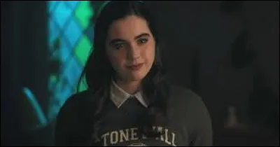 Dernière question ! Quel est le prénom de cette élève de Stonewall Prep ?