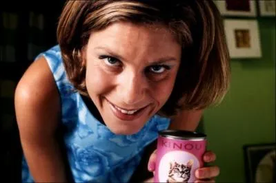 Terminez le titre du film dans lequel elle a jou en 2002 : 'Filles perdues, ____________'.