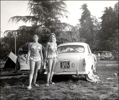 Quelle est cette berline qui est bien arrivée au camping ?