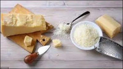 En Italie, on trouve un fromage à pâte pressée cuite, appelé "parmigiano reggiano". En France, quel nom donne-t-on à ce fromage ?