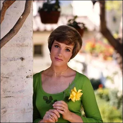 Dans quel film Julie Andrews interprète-t-elle la chanson "Un morceau de sucre" ?