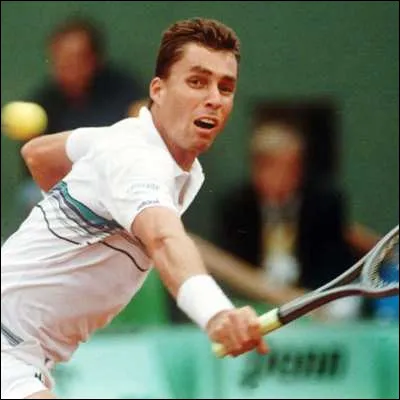 Quel joueur de tennis remporte son unique tournoi du Grand Chelem à lâge de 17 ans, battant pour loccasion le n°1 mondial Ivan Lendl dans un match danthologie ?