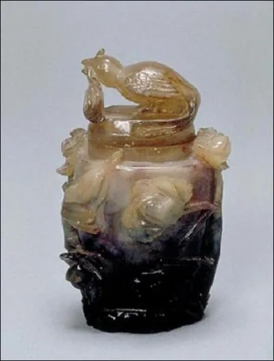 De quel empereur chinois sont les cendres dans le vase qu'Indy ramne aux gangsters chinois au dbut du 2me pisode ?