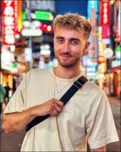 Lequel de ces Youtubeurs a fêté ses 28 ans le 4 septembre 2023 ?