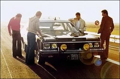 Il revient au cinéma en 1976 avec un road-movie coécrit avec les acteurs à partir de leurs expériences. Quel est le titre du film ?