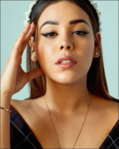 Comment Lucrecia est-elle ?