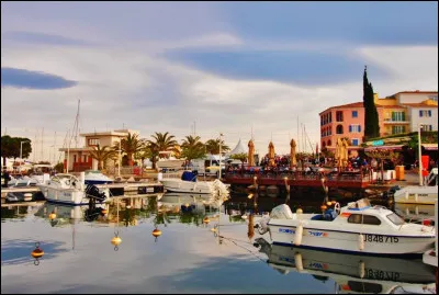 À Phil05 : toi qui connais si bien cette île, si je réserve un séjour à Solenzara, où vais-je me rendre ?