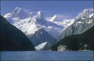 Quel pays n'est pas concerné par le détroit de Magellan ?