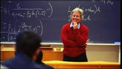 Quel prix Anne L'Huillier a-t-elle remporté en 2023 ?