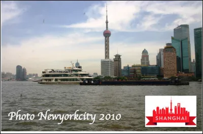 Quelle ville est arrosée par le Yangtsé ?