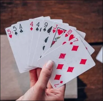 Comment se nomme le roi de pique aux cartes ?
