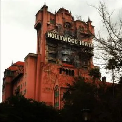 De combien d'étages se compose The Twilight Zone Tower of Terror ?
