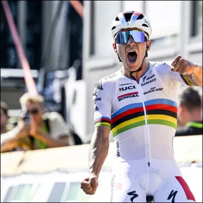 Qui a remporté le Championnats du monde de cyclisme sur route 2023 ?