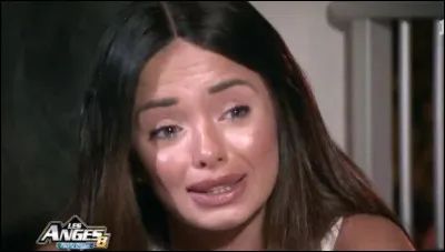 Tu apprends qu'Aur&eacute;lie a essay&eacute; de serrer ton partenaire, quelle est ta premi&egrave;re r&eacute;action ?