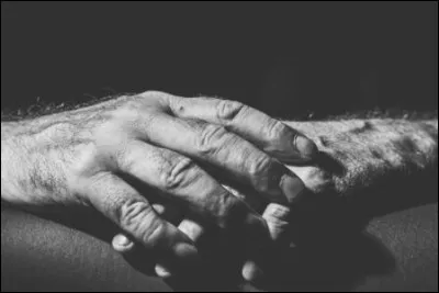 La chanson "Mon vieux" de Daniel Guichard est un bel hommage à son père.