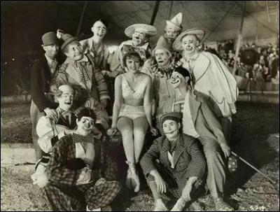 Combien y avait-il de cirques sur les routes de France à la veille de la Seconde Guerre mondiale ?