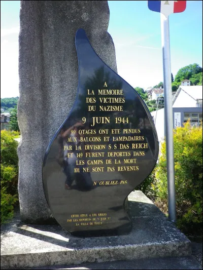Le 9 juin 1944, la division SS "Das Reich" massacre des dizaines de civils dans cette ville française : il s'agit de ...