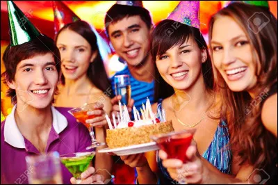 Généralement, comment se passe un anniversaire avec des amis ?