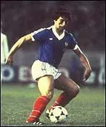 Lors de quelle coupe du monde le Franais Alain Giresse fut considr comme le meilleur joueur derrire Paolo Rossi ?