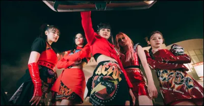 Qui a performé "SLAY" ?