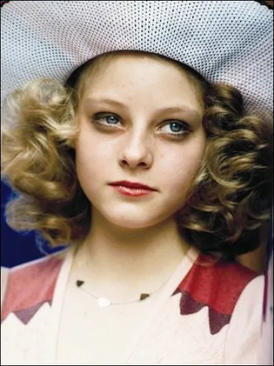 Qui est cette jeune femme devenue une actrice célèbre ?