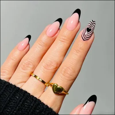 Aimes-tu ces faux ongles ?