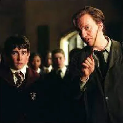 Quel est l'Épouvantard de Neville ?