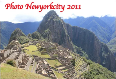 Que trouve-t-on au sommet du Machu-Picchu à 2 438 mètres d'altitude au Pérou ?