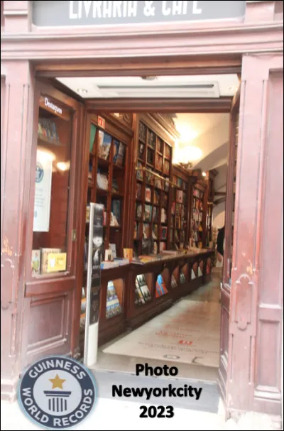 Que trouve-t-on dans le quartier chic de Lisbonne au riche passé littéraire et politique ?