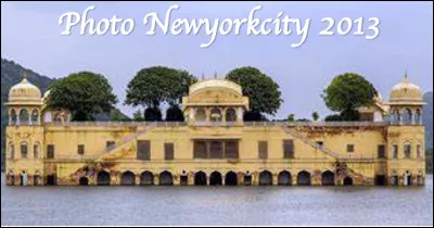 Que trouve-t-on au milieu du lac Man Sagar à Jaipur au Rajasthan ?