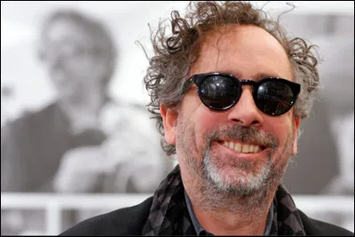 Qui est le compositeur attitré de Tim Burton ? (Du moins, celui qui a signé la musique de la plupart de ses réalisations.)