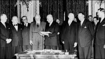 Le traité CECA a été signé le 18 avril 1951. Que signifie le second "C" ?