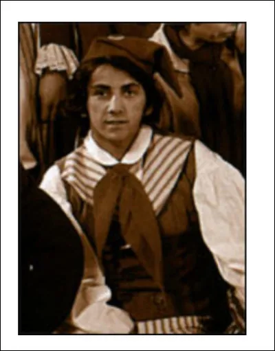 Un peu moins connu aujourd'hui (à part pour les happy-vieux !), en un voici un autre, membre d'un duo assez agaçant des années 70. Lequel ?